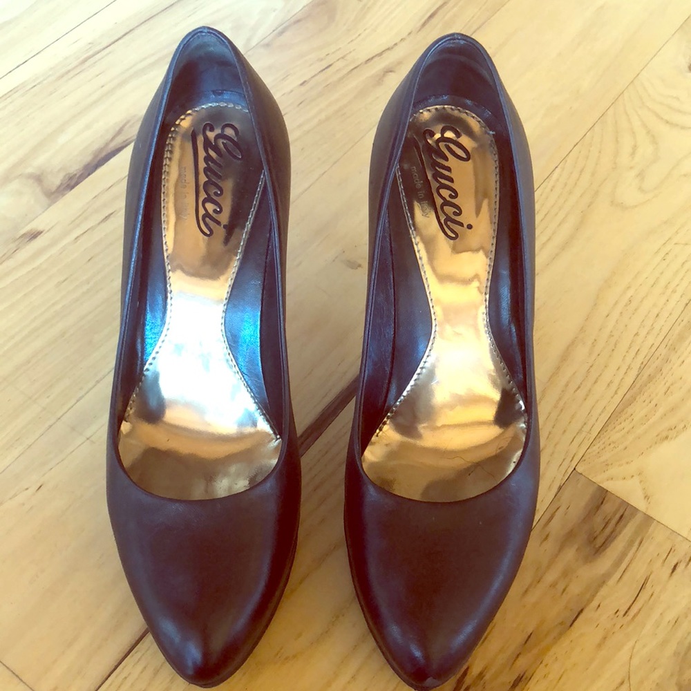 Gucci black pumps